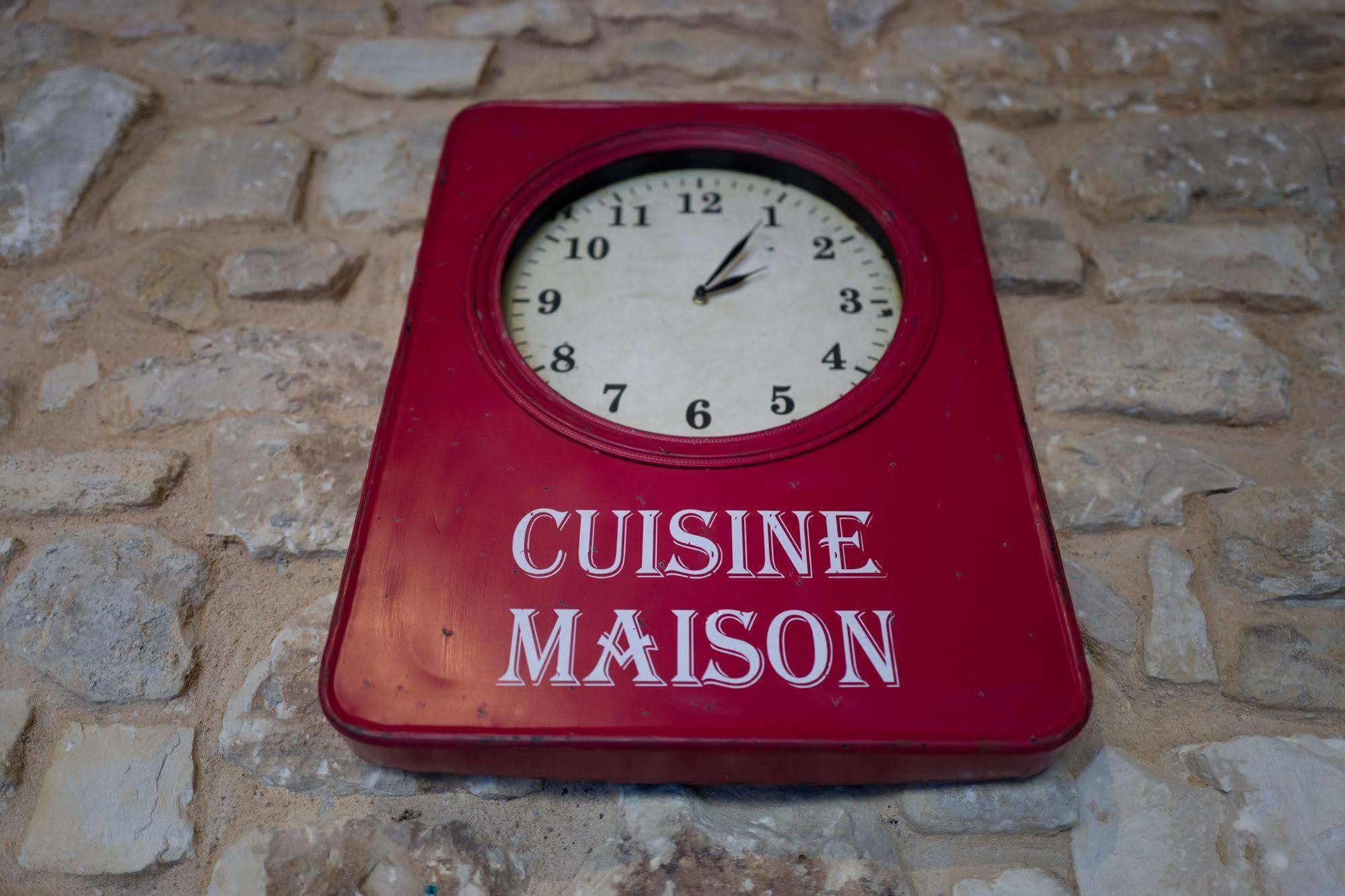 Le Crillon Hotel Murs  Exterior photo