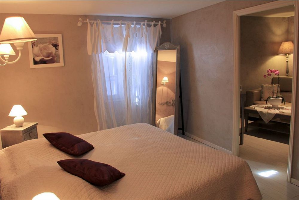 Le Crillon Hotel Murs  Exterior photo