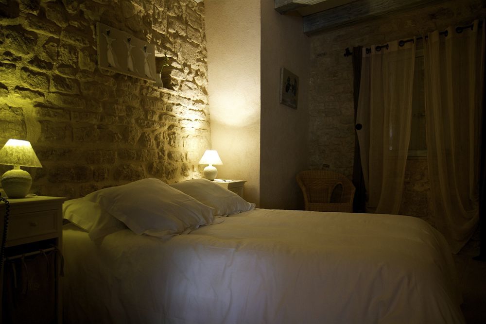 Le Crillon Hotel Murs  Exterior photo