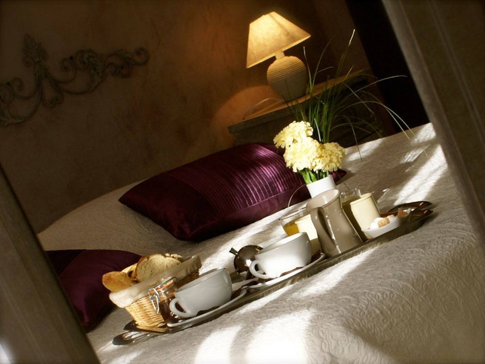 Le Crillon Hotel Murs  Exterior photo