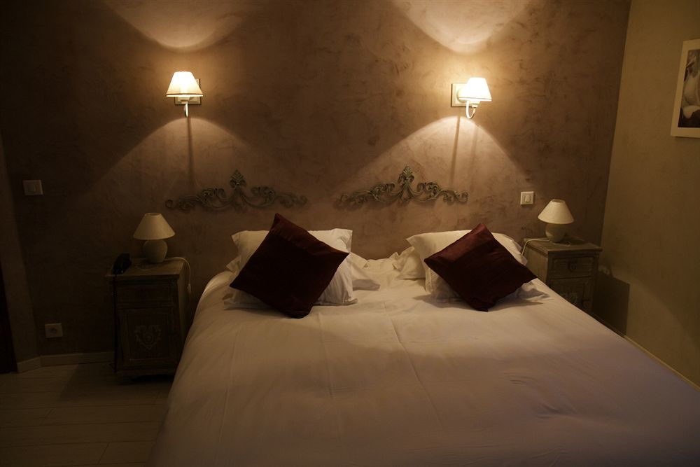 Le Crillon Hotel Murs  Exterior photo